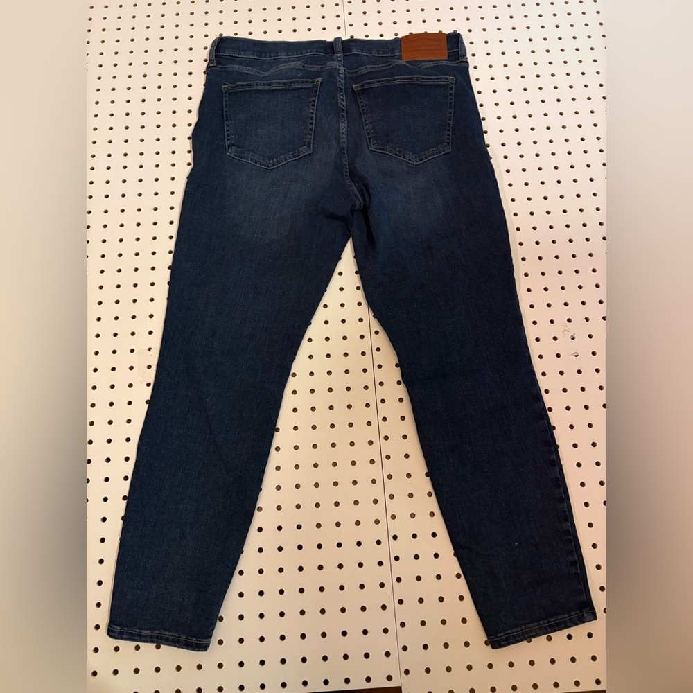 Lucky Brand Women's  Skinny Jeans
Size 12/31 - Picture 5 of 5